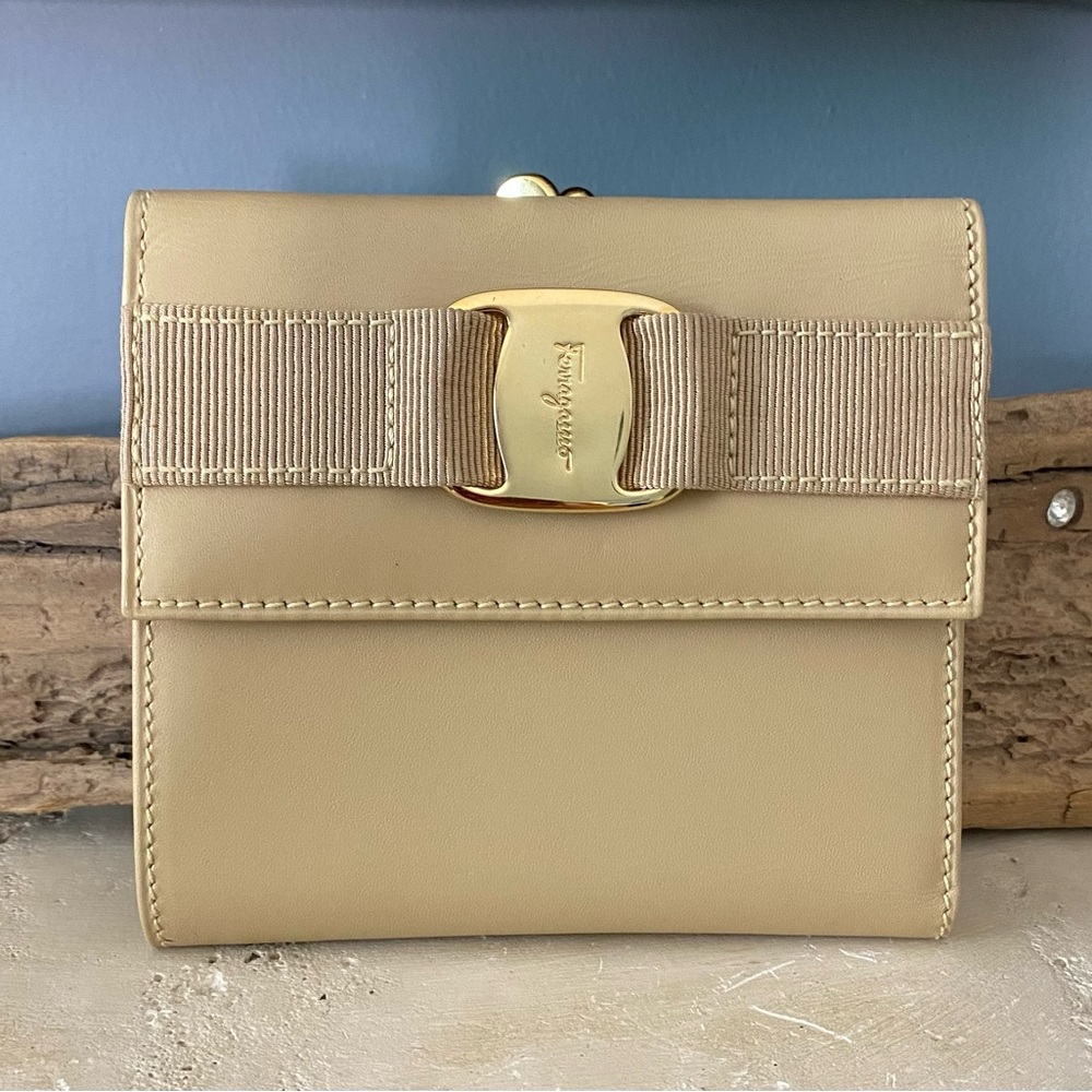Salvatore Ferragamo Vara Bow Compact Wallet